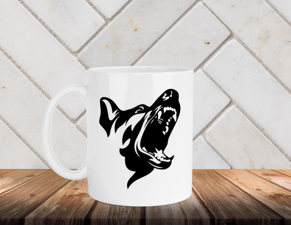 Keramikbecher mit Zähnefletschendem DSH